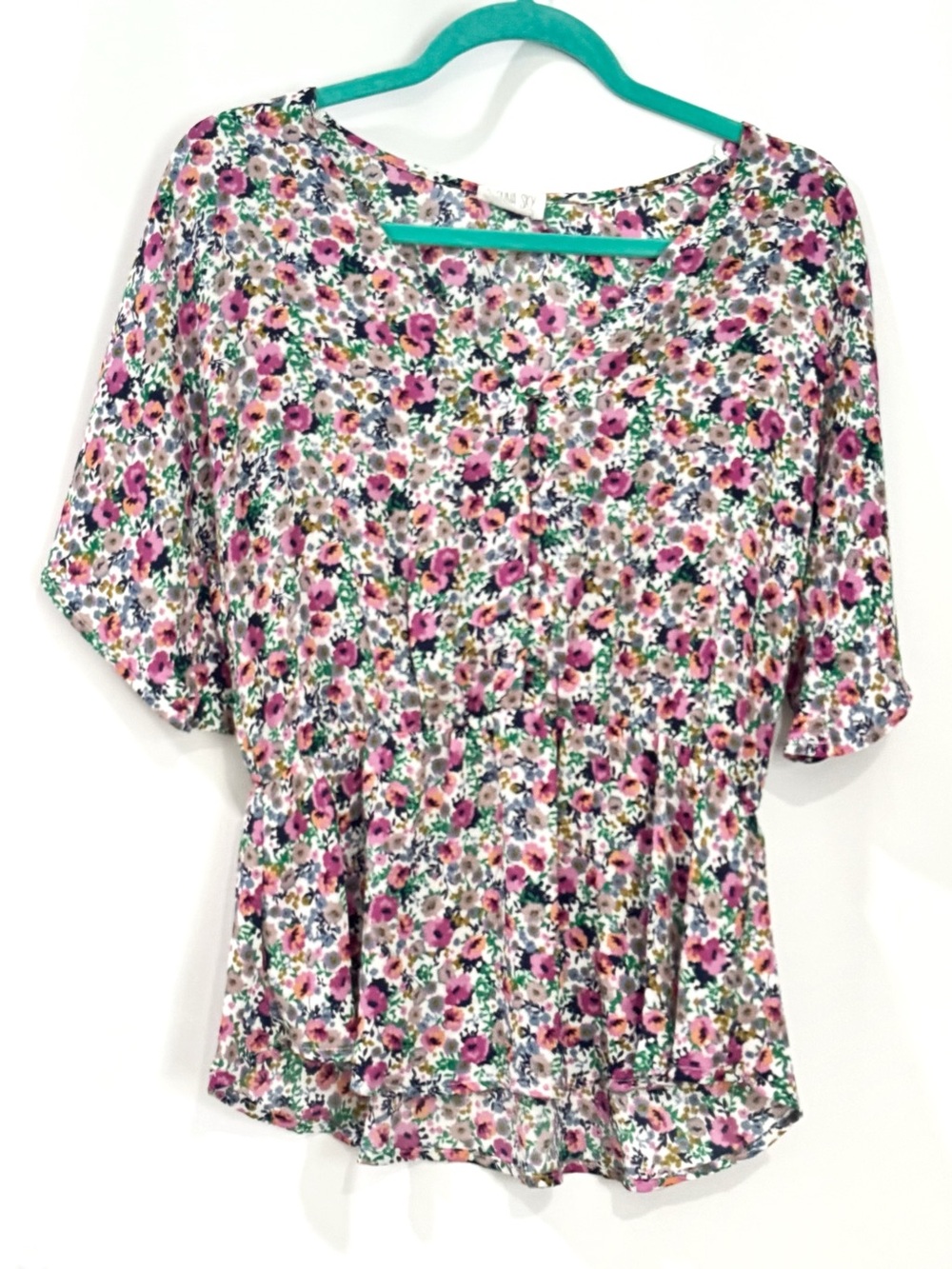 Sienna Sky Floral Blouse Womens Medium V-Neck Top